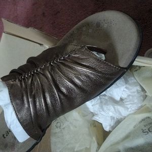 Sandal